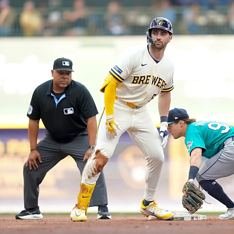 Brewers take rubber match over Mariners, 7-4