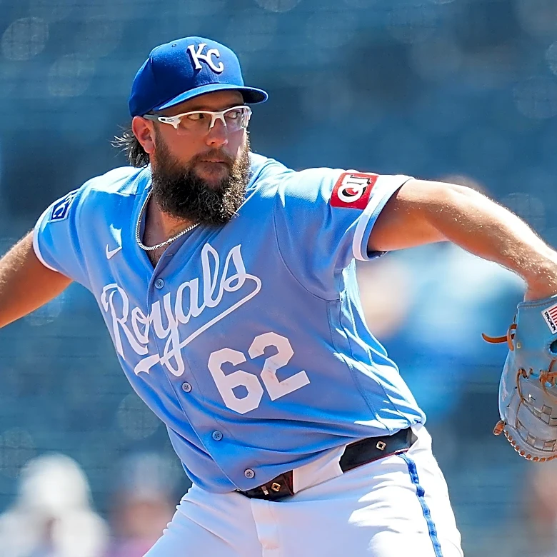 Royals mop the Athletics, win fifth straight