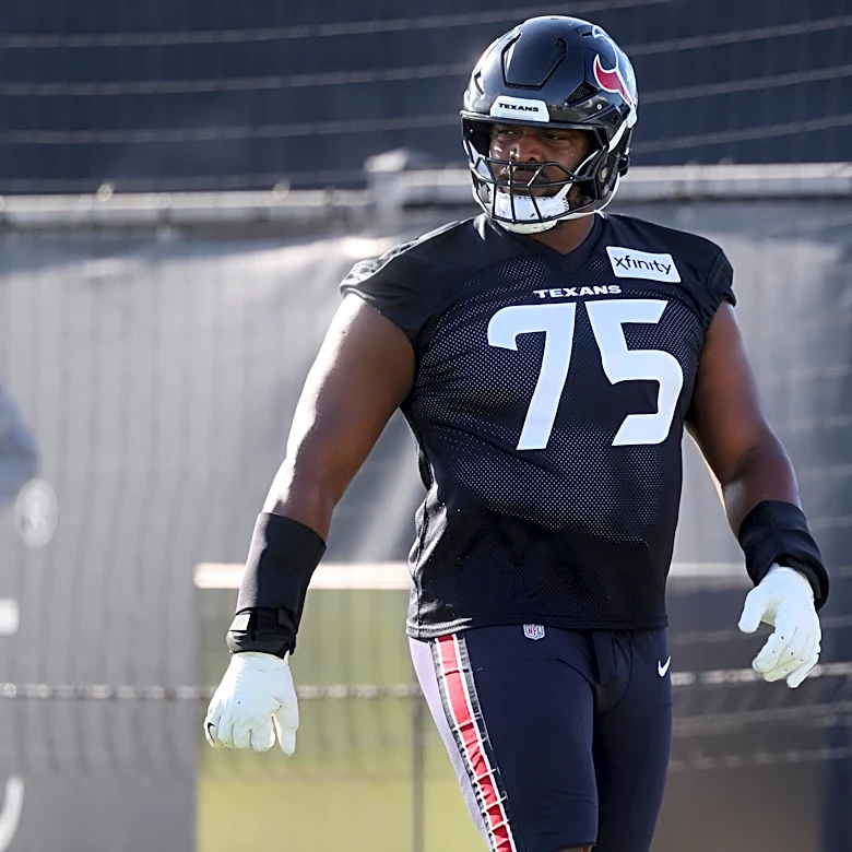 Lions try out 2 veteran guards, including former Detroit 1st-round pick