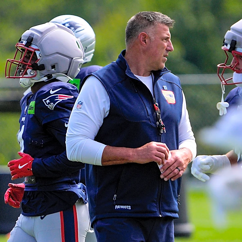 Patriots defense rises to Mike Vrabel challenge in second Eagles joint practice