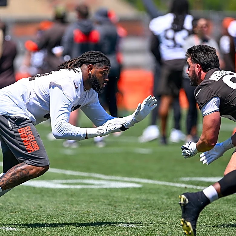 Cleveland Browns news: A good day at practice. But also an injury scare.