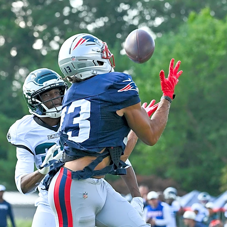 Patriots News: Pats-Eagles scrum it up in spirited session