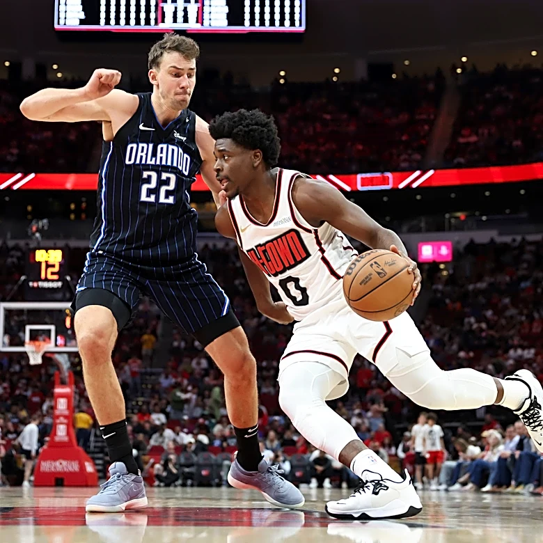 Aaron Holiday signs in Italy, will Rockets miss him?