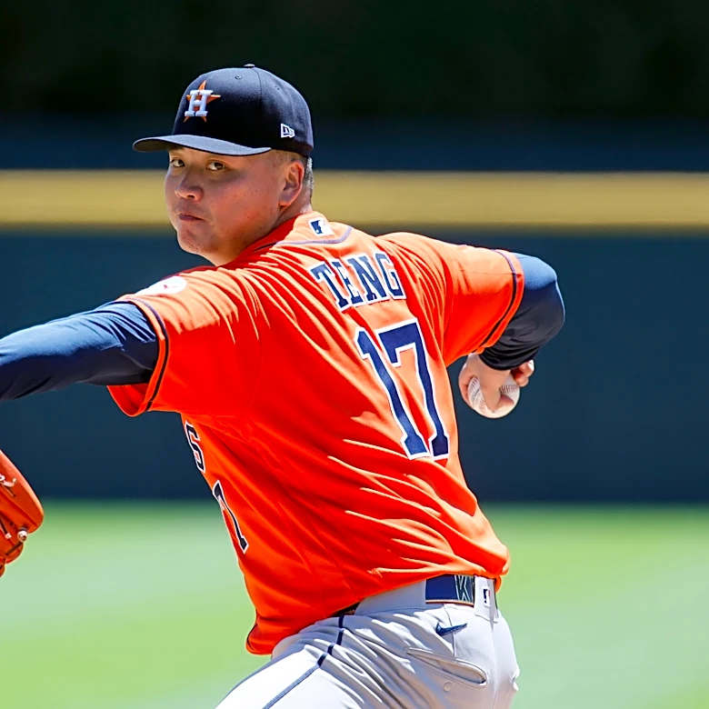 Astros Recall SP/RP Kai-Wei Teng, Option RP Bryan King
