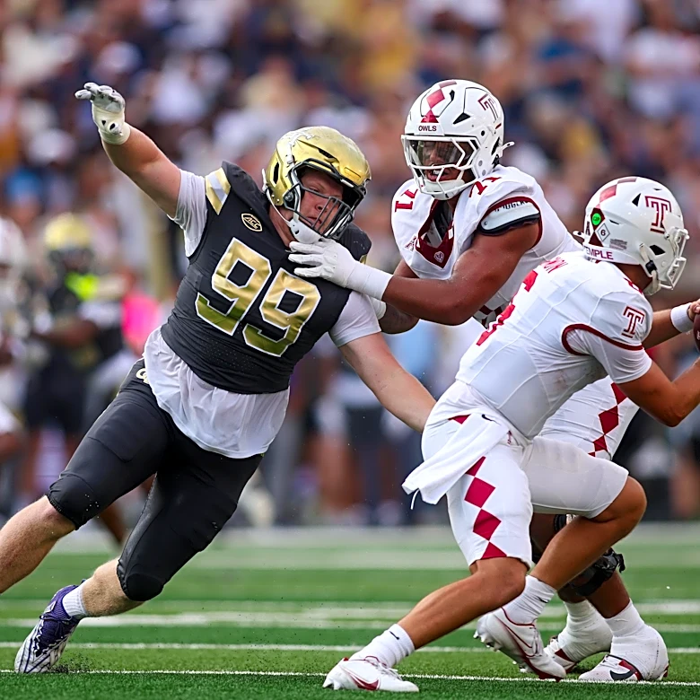 Bears fans can’t get enough of Jordan van den Berg