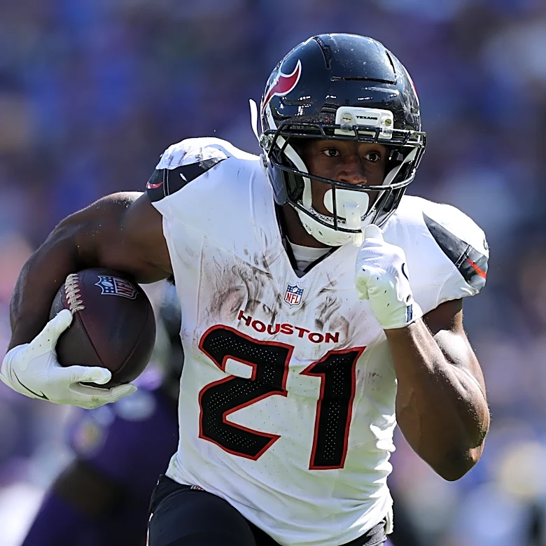 Nick Chubb Announces NFL Retirement After 8 Seasons