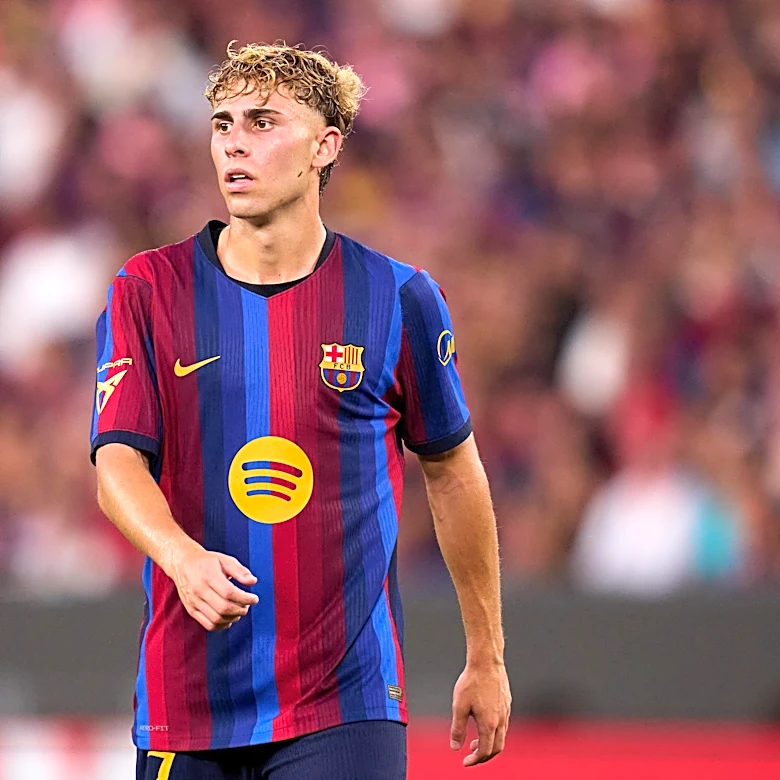 How will Barcelona line up against Elche in the La Liga season opener?