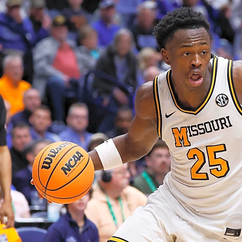 Mark Mitchell applies to the University of Kentucky, per report