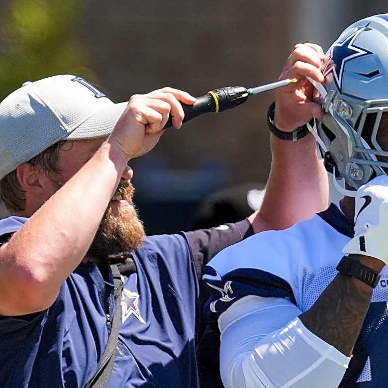 See the grade Cowboys fans gave for Von Miller’s signing
