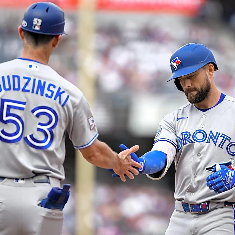 Jays Hang On To Beat Yankees