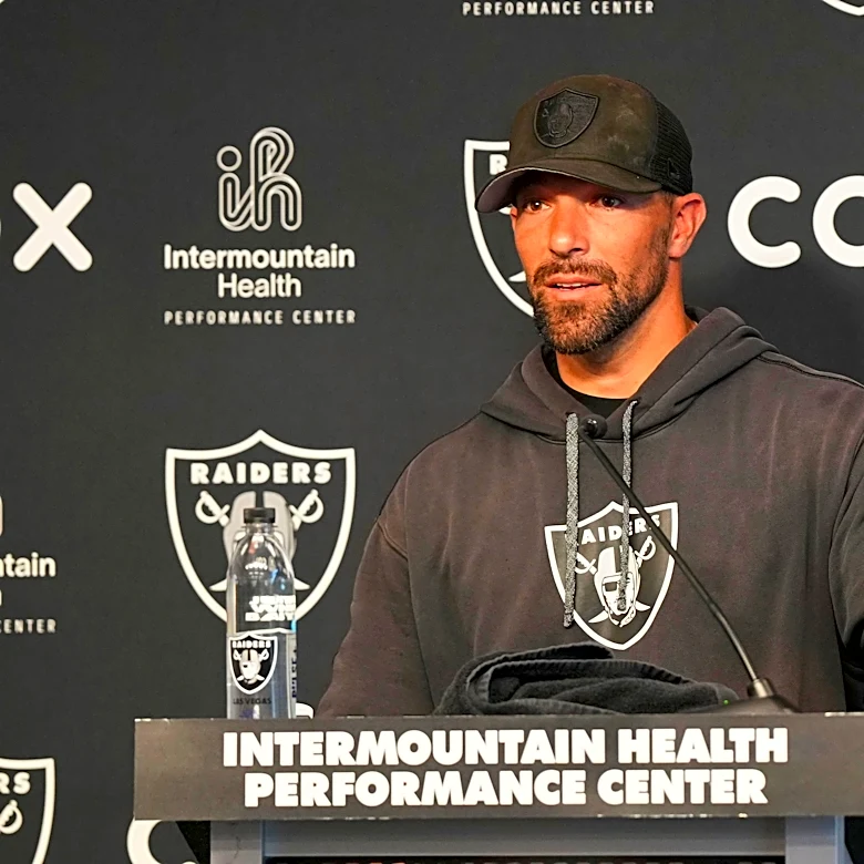 Raiders fans are confident in DC Rob Leonard