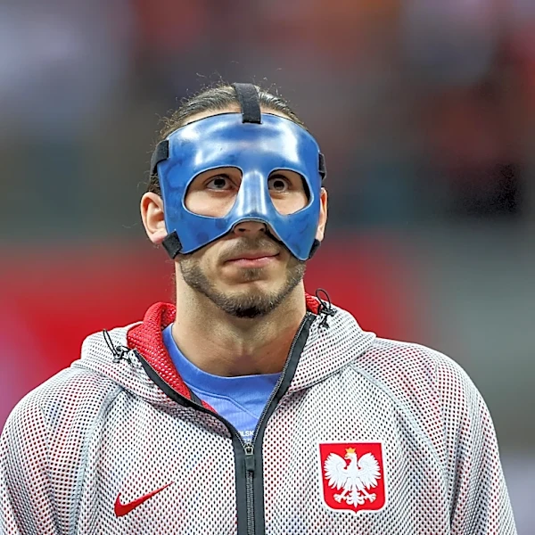 Reports: Juventus in advanced talks to sign Wolfsburg goalkeeper Kamil Grabara on loan