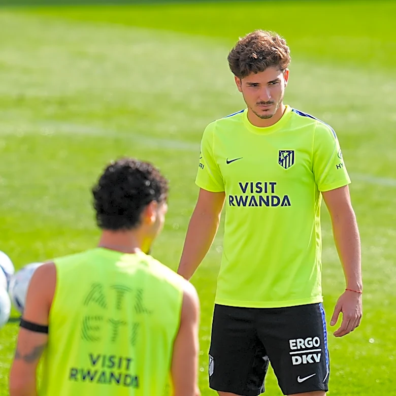 ‘Barcelona have not risen to the occasion’ – Enrique Cerezo critical of Julian Alvarez pursuit