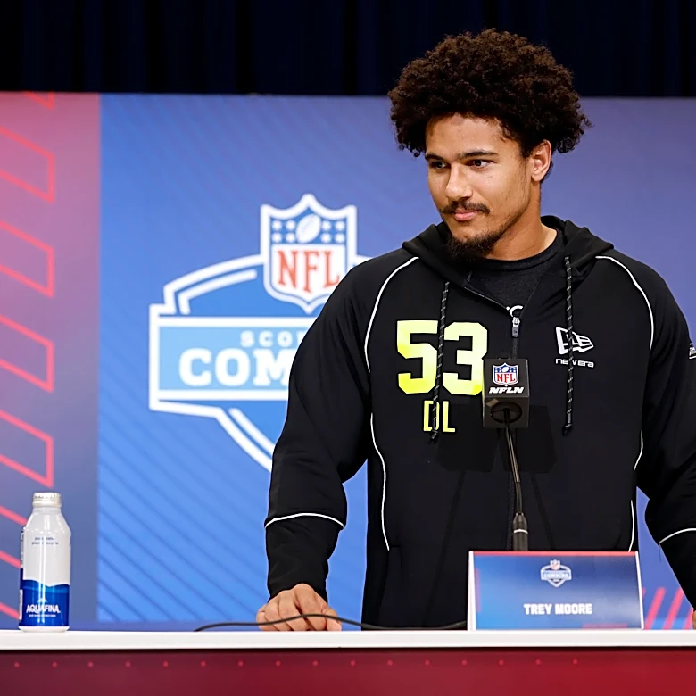 Dolphins rookie defender to miss time after injury during game against Giants