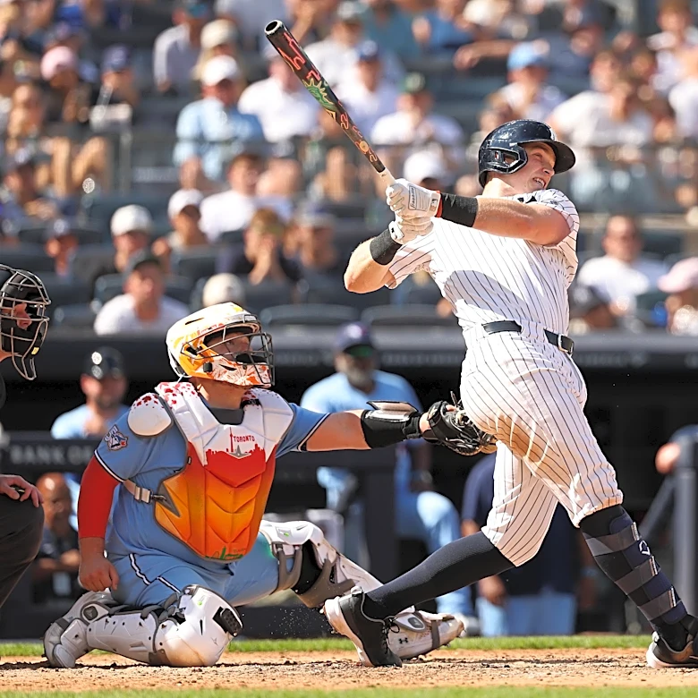 Yankees pour it on late to win game, series over Blue Jays