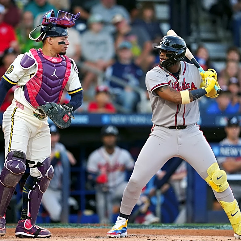 Braves avoid sweep in Little League Classic finale