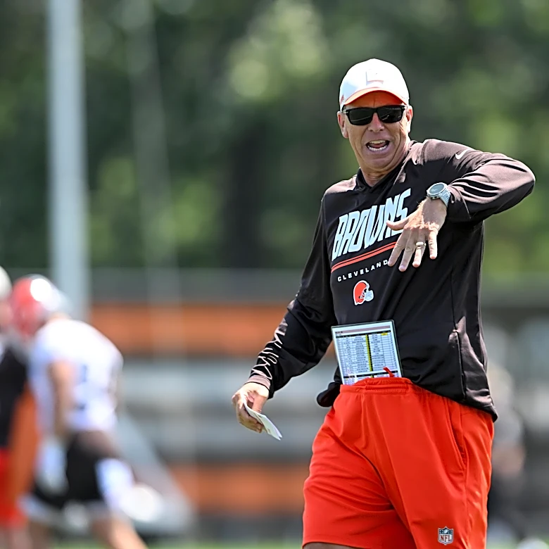 Searching for reasons the Browns chose Deshaun Watson over Shedeur Sanders