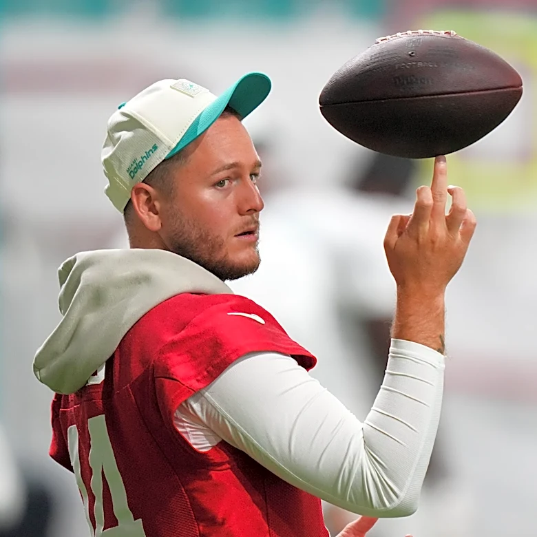 Quinn Ewers returns to Miami Dolphins practice