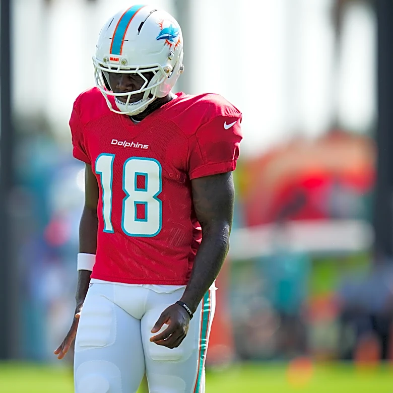 Dolphins receiver Chris Bell sheds non-contact jersey