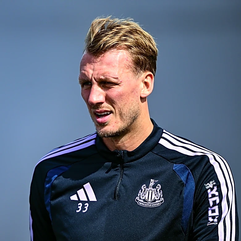 Concerning Dan Burn Injury Update Emerges Before Newcastle’s Carabao Cup Debut