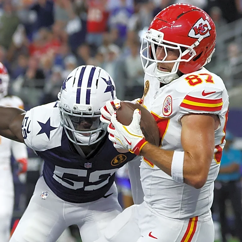 Dolphins invite linebackers for workout following Trey Moore injury