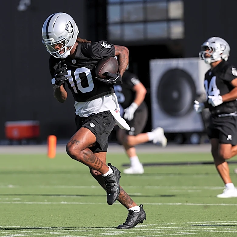 Raiders fans think Dont’e Thornton in danger of being cut