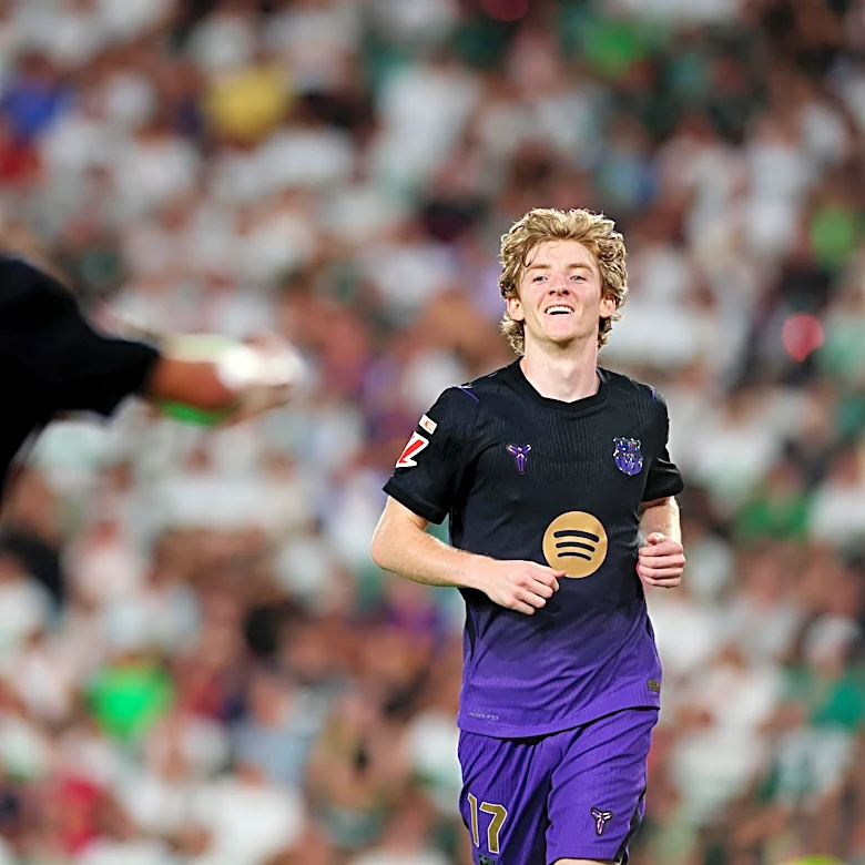 ‘I like to play there’ – Anthony Gordon happy to play No. 9 for Barcelona