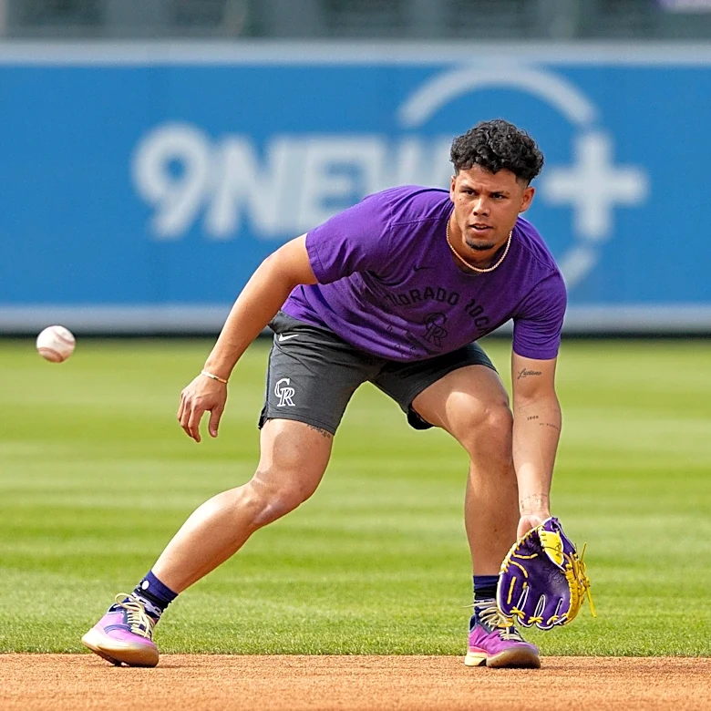 Ezequiel Tovar exits Rockies-Nationals game with left wrist strain