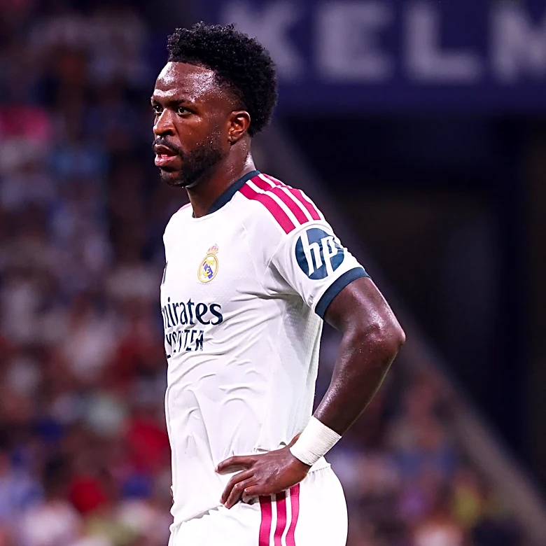 VIDEO: Vinicius shows frustration with Arda Güler during match against Espanyol