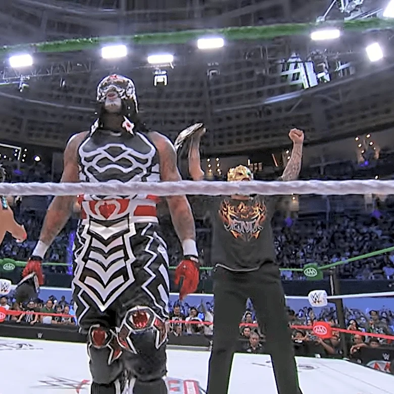 Penta vs. Perros, tag title bout, debut, & more added to WWE AAA Ola de Calor