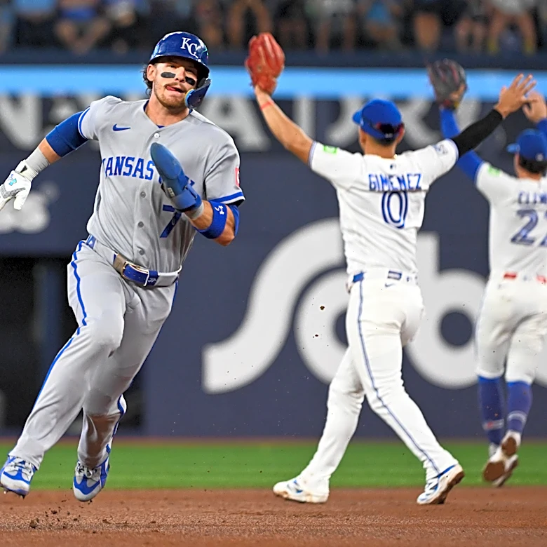Royals win ninth consecutive game with incredible defense when it counted most