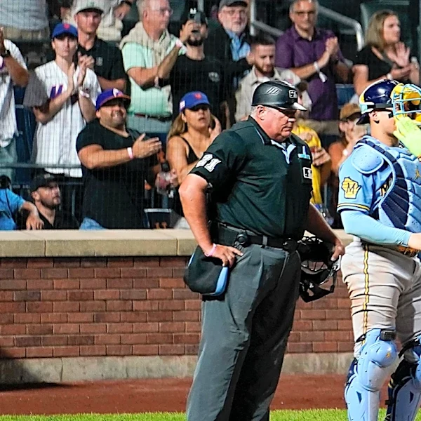 Mets, behind Thornton and Lindor, beat Brewers in extras