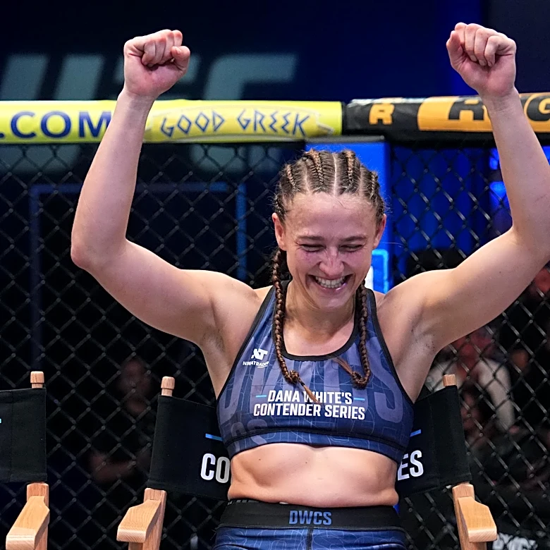 Alex Apodaca reacts to massive upset win over Bella Mir: ‘It’s sick. I think it’s so cool that I pulled it off’