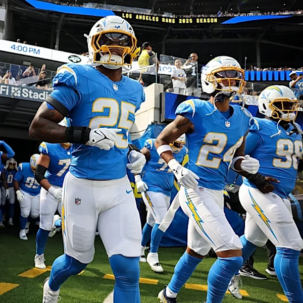 Junior Colson, Marlowe Wax among PFF’s top Chargers vs. 49ers