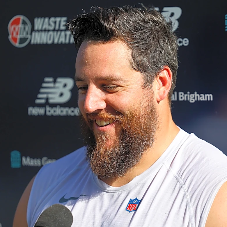 Joining Patriots all about familiarity, value for newly-signed Greg Van Roten