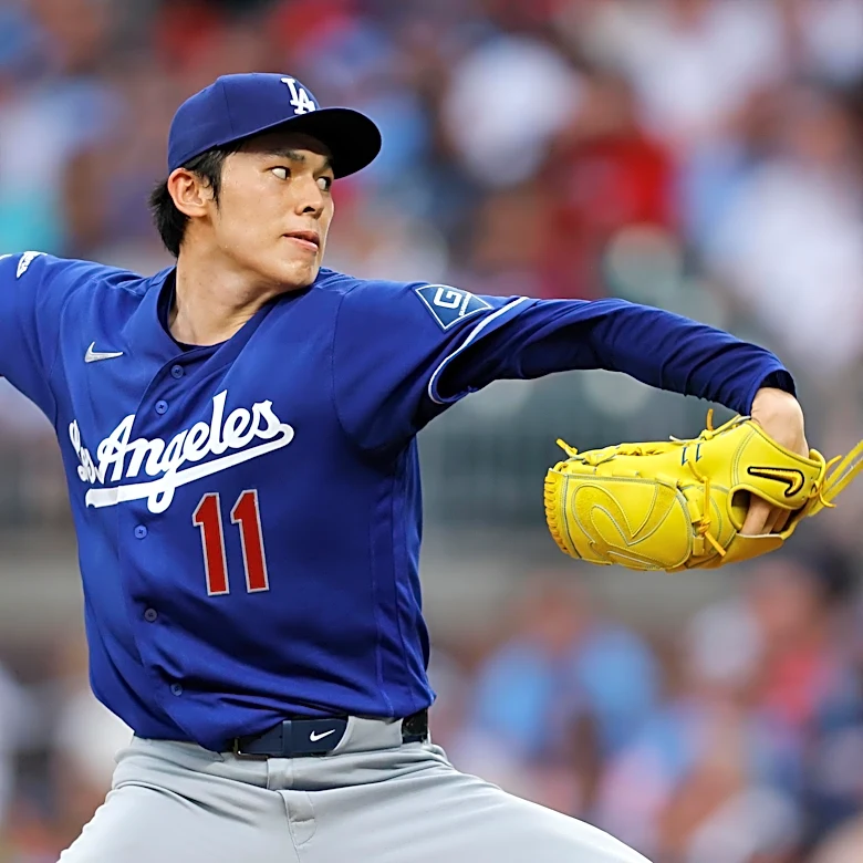 Roki Sasaki leaves early with blister on middle finger