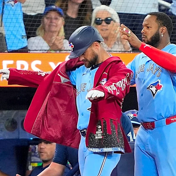 Blue Jays bullpen blanks Royals to end the winning streak