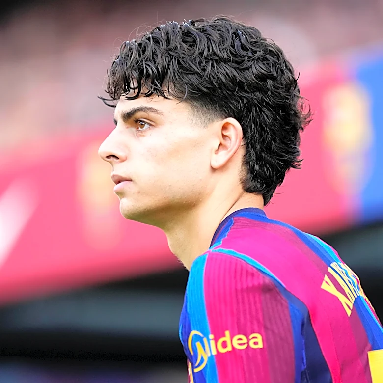 Xavi Espart shows off new Barcelona number after first-team promotion