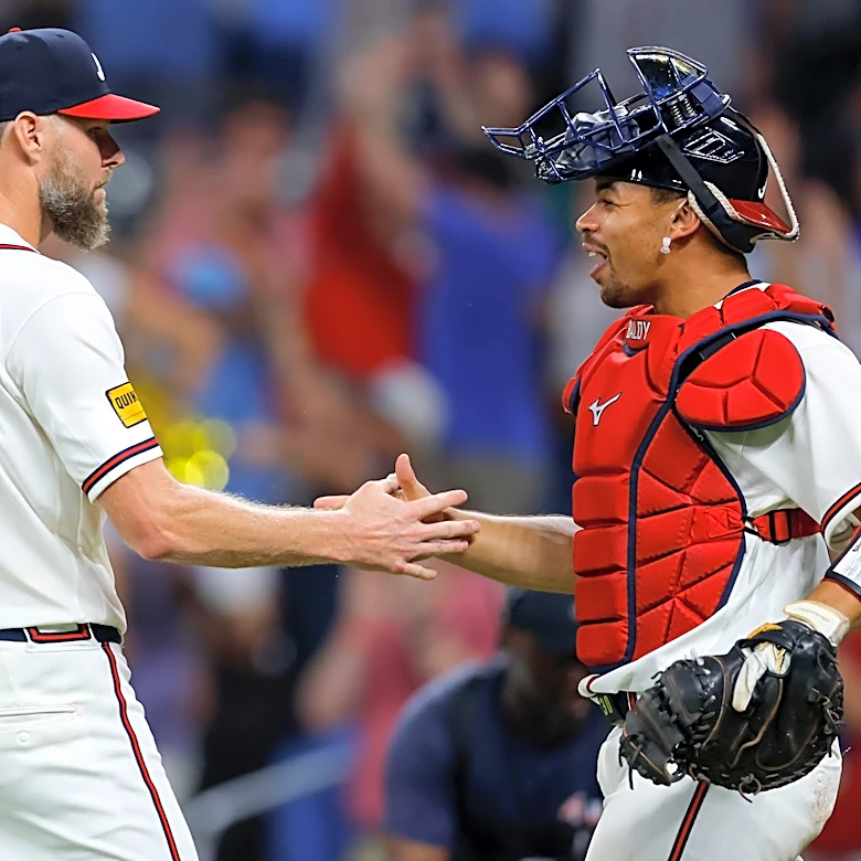 Sale on brooms: ace’s shutout sweeps away Dodgers, 1-0