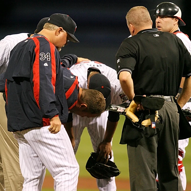 The 2006 Twins wobbled but didn’t fall down in August
