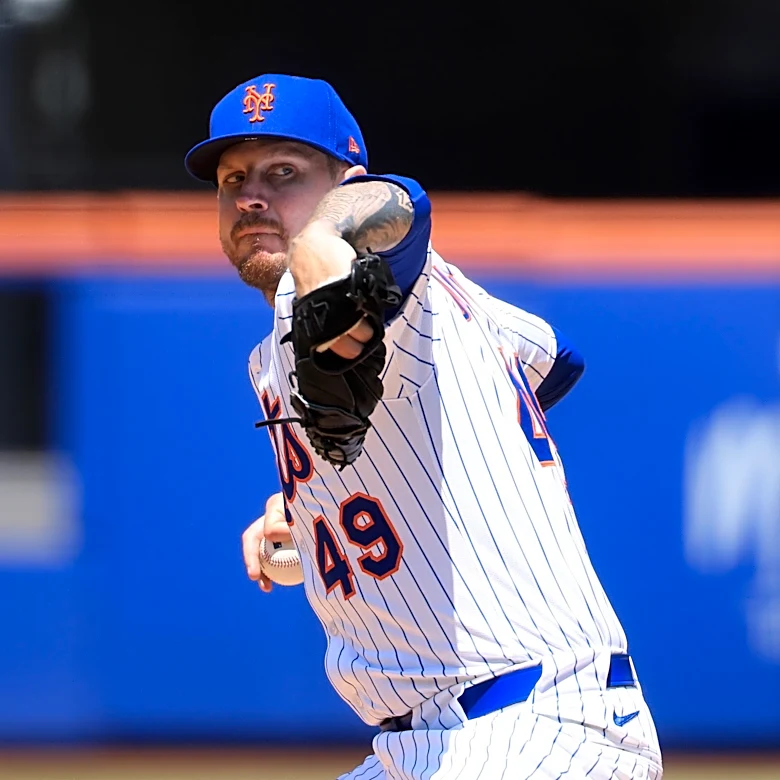 Mets call up Chris Devenski, option Xzavion Curry