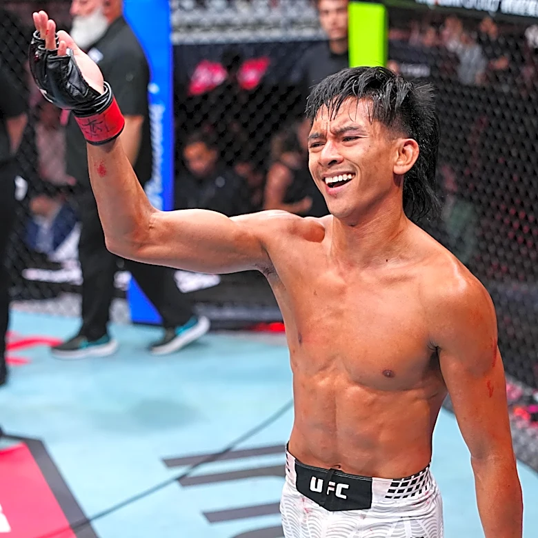 Real deal! Contender Series phenom Bilal Hasan records nasty one-punch knockout in Octagon debut | UFC Shanghai highlights