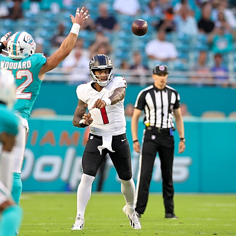 Miami Dolphins news: Falcons vs Dolphins reactions, Tua Tagovailoa booed, Chris Bell shines