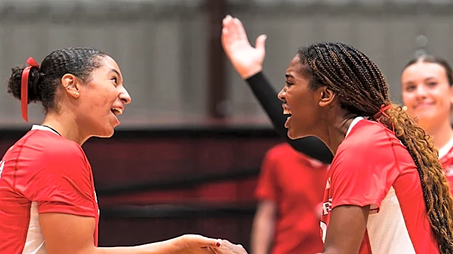 Volleyball Serves Its Way Past Evansville & Leaves Louisville 2-1