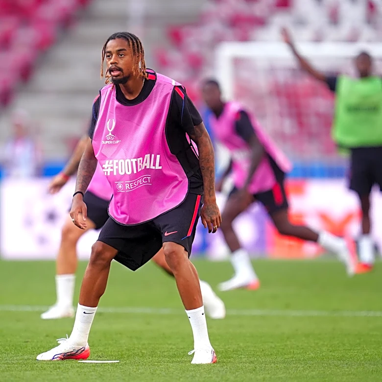 Iraola Plays Coy Regarding Potential Barcola Transfer