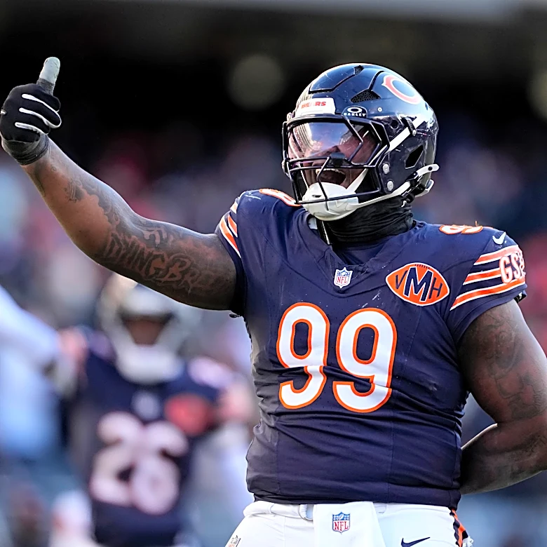 Bears trade DT Dexter to Falcons for CB Phillips, 5th rounder