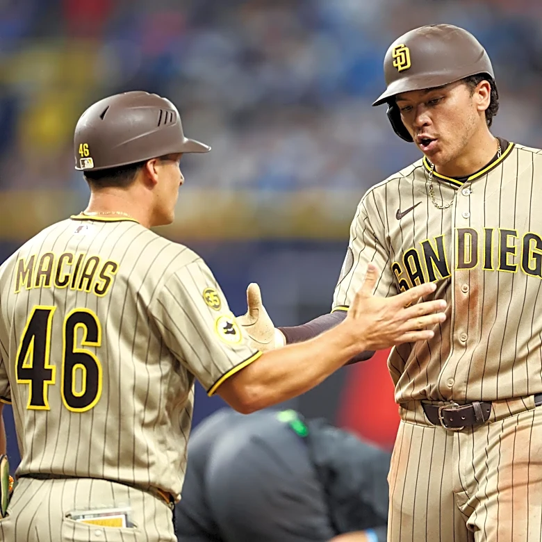 Padres scramble as ’pen falls flat in surprise loss