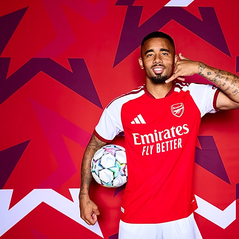 Is Gabriel Jesus a good alternative to Julián Álvarez for Barcelona?
