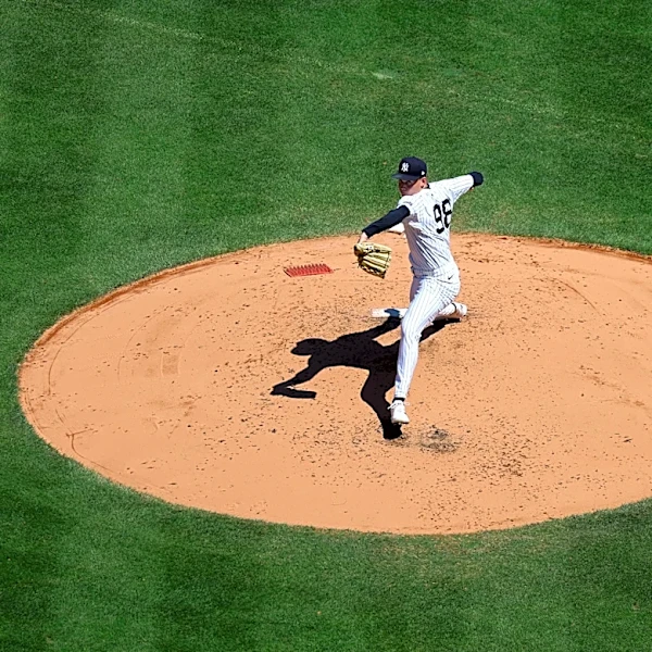New York Yankees vs. Boston Red Sox: Will Warren vs. Ranger Suárez