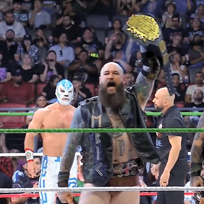 AAA Ola de Calor results: War Raiders use brains over brawn to retain tag titles